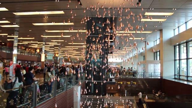 Кинетическая скульптура (аэропорт Сингапур) смотреть онлайн