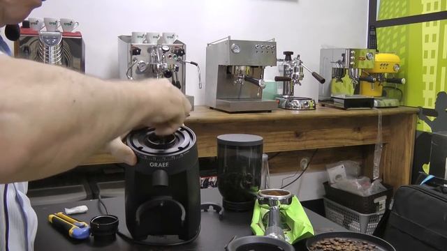 מטחנת Graef CM702 פרק 2 - ניקיון וכיוון смотреть онлайн