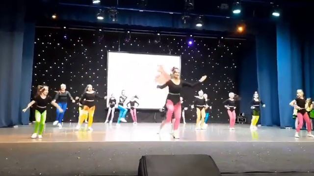 завтра выйдет шортс и я покажу где я была там поддержка 1 лайк и подписка позязя смотреть онлайн