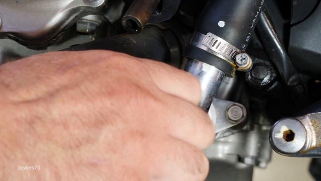 Honda CBF 600 | Cambiar el Liquido de Refrigeración смотреть онлайн
