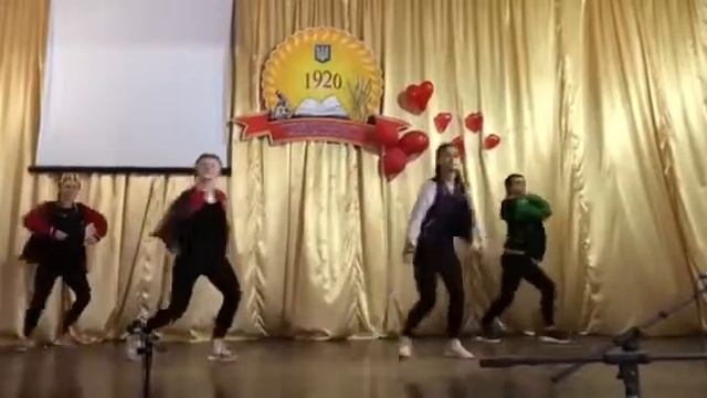 Очень класный и легкий танец подойдет на все празники учится легко смотреть онлайн