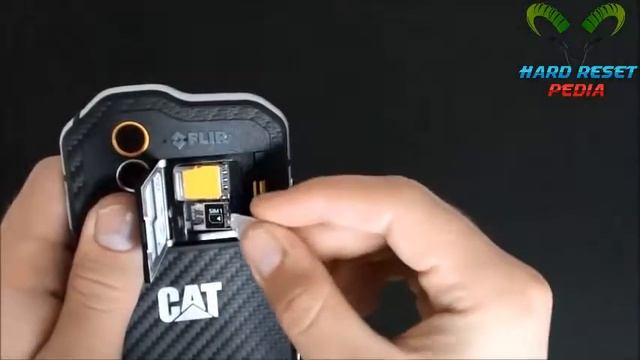 Caterpillar CAT S60 Insert The SIM Card смотреть онлайн
