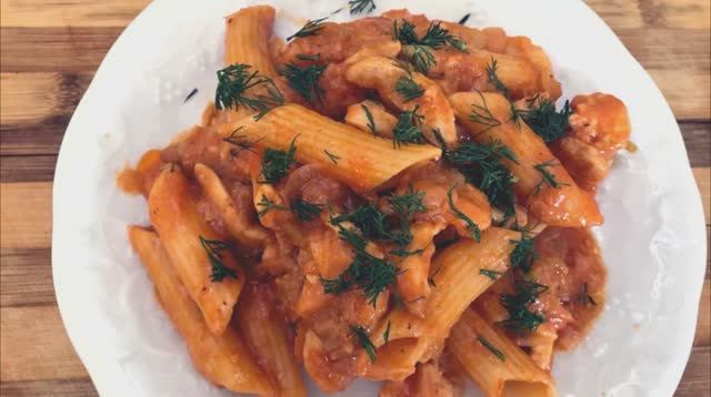Вкусные макароны с курицей в соусе - готовим в одной кастрюле смотреть онлайн