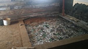 Пол из бутылок