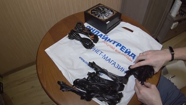 Распаковка Блока питания ZALMAN ZM1000-EBT ATX 1000W Gold смотреть онлайн