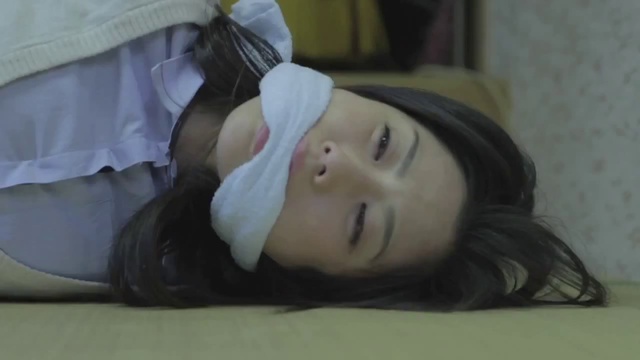 Возвращение женщины с разрезанным ртом (Kuchisake-onna Returns) - трейлер смотреть онлайн