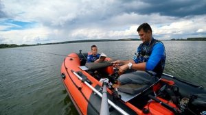 МНЕ ПОДАРИЛИ ЛОДОЧНЫЙ МОТОР - GLADIATOR 9.9 (15) ⚓ Обкатка, замер скорости, рыбалка