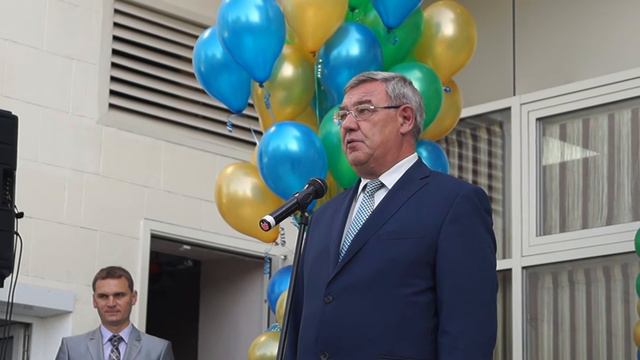 31.08.17 Глава Ижевска Юрий Тюрин принял участие в открытии новой клиники восстановительной медицин смотреть онлайн