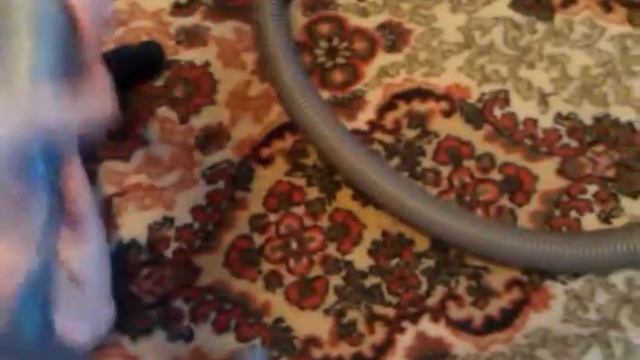 Как ребёнок справляется с пылесосом Кирби