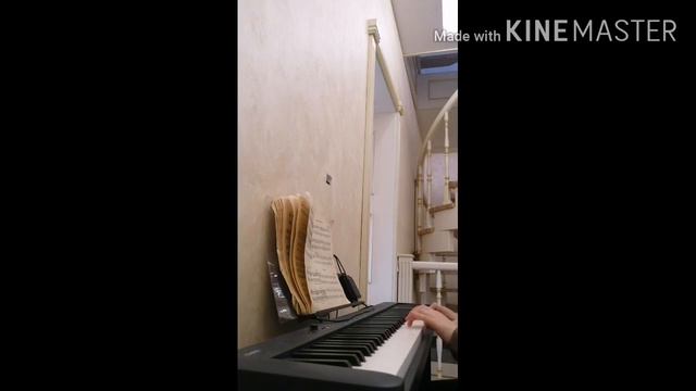 Грустная и весёлая мелодия на пианино смотреть онлайн