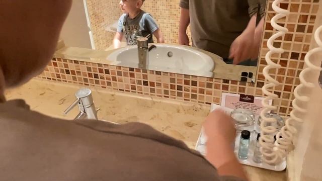 Казань аквапарк Ривьера, день первый! смотреть онлайн