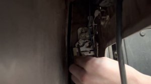 Горе уаз, заклинил замок багажника.