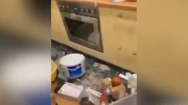 ВЗРЫВНАЯ ТУШЕНКА ИЛИ КАК БАТЯ ВАРИТ ТУШЕНКУ смотреть онлайн