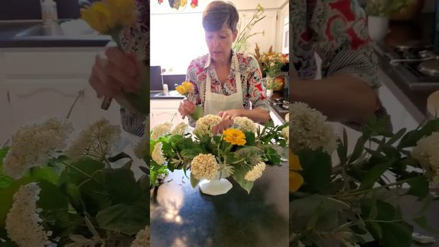 Judie Teaches Floral Design: Lesson 6 смотреть онлайн