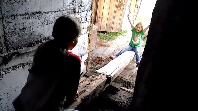 Качели из старого бревна смотреть онлайн