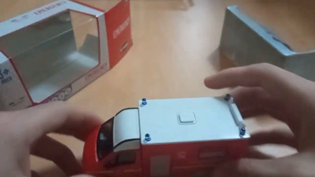 Unboxing D'un Véhicule De Pompier BURAGO (Renault Master 1 De 1998 En VSAV Cube)