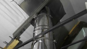 Переход с кирпичной трубы на сэндвич.Стропила мешает дымоходу. Ставим металл. Дымоход 1 мм AISI 321