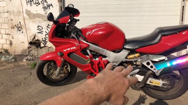 Недооцененный HONDA VTR 1000 F #1 смотреть онлайн