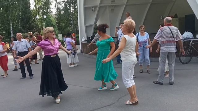 Калины куст !!! ??Танцы в парке Горького!!!??Харьков 2021 смотреть онлайн