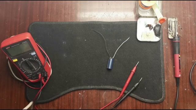 Эксперимент  с конденсатором. Конденсатор в 220В