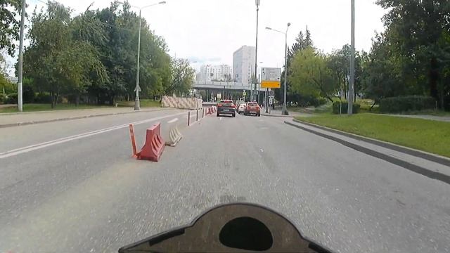 С женой на мотике в новом дождевике с AliExpress смотреть онлайн