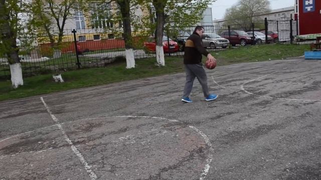 На баскетбольной площадке [VLOG] смотреть онлайн