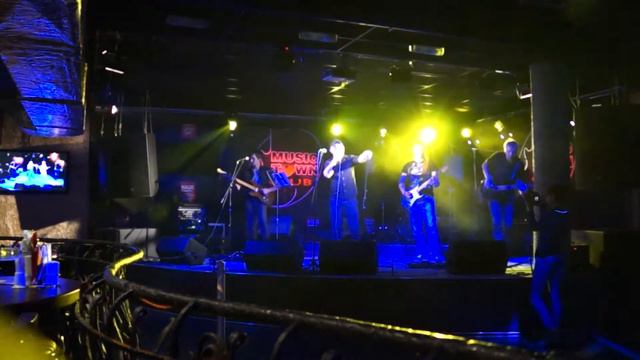 ТОМиНОКЕРЫ - (Пьесы героев Live at Music Town Club) смотреть онлайн