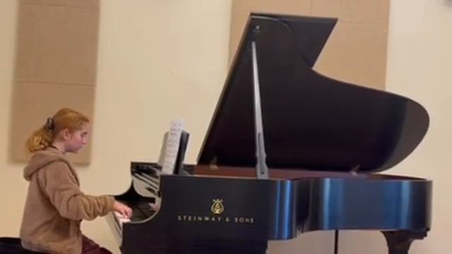 Dagny Boxer plays Autumn Sketch by William Gillock смотреть онлайн