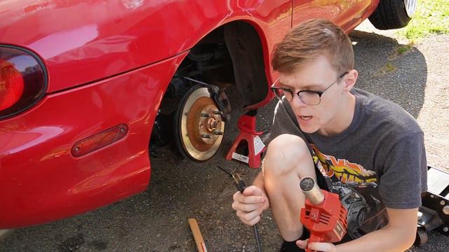 Fender Rolling my Miata... (I Used the Hammer) Pt 9 смотреть онлайн