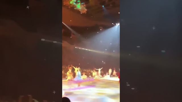 Татьяна Светлова и Наталья Тиллаева в сторис 02.01.2020. Шоу на льду "Золушка".. смотреть онлайн