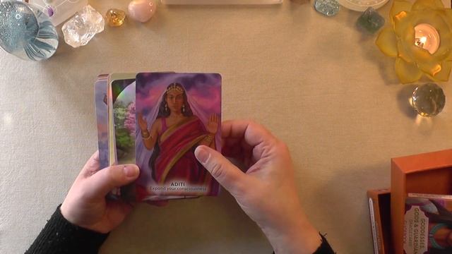 17 NEW DECKS APRIL 2022. TAROT & ORACLE Mass production decks. смотреть онлайн