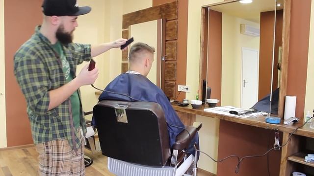 В первый раз: Барбершоп смотреть онлайн