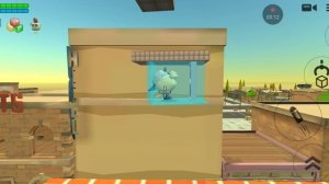 Маленький мальчик на лифте катался. Но в Чикен Гане!