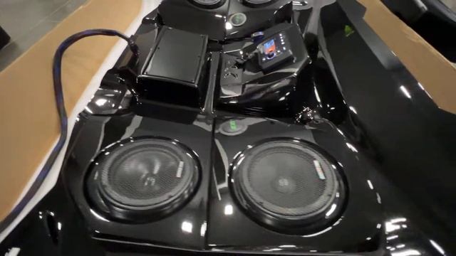 Крыша со встроенной музыкальной аудиосистемой для Can-Am Maverick X3/ Can-Am Maverick X3 Stereo Top смотреть онлайн
