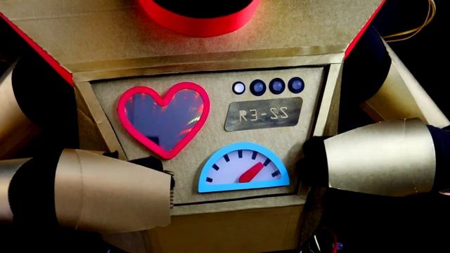 Cardboard Robot - Official Dance Video - Sally Servo the Really Robotic Robot смотреть онлайн