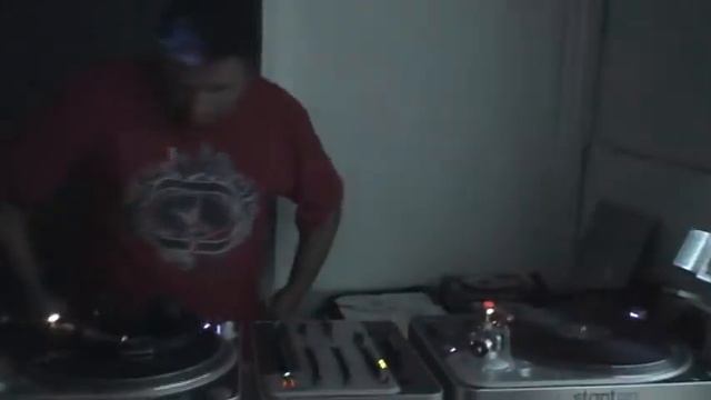 daft groove / lazar @ trole micro club valpo [1/2] смотреть онлайн
