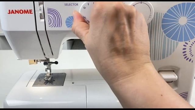 Janome XV-7. Регуляторы выбора строчки и длины стежка смотреть онлайн
