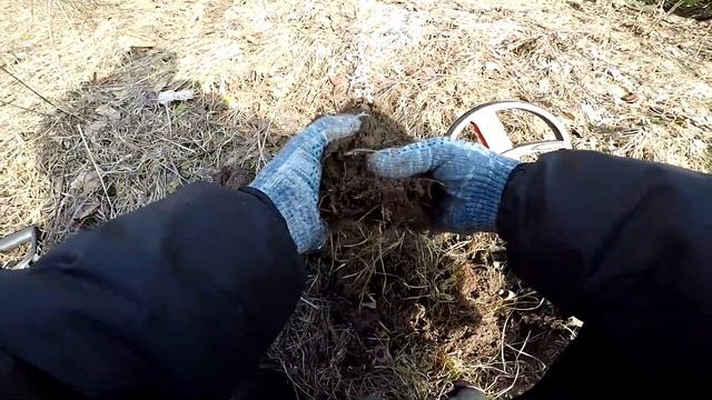 НЕ ДУМАЛ УВИДЕТЬ ТАКОЕ в ЗАБРОШЕННОЙ ДЕРЕВНЕ! ПОИСК МОНЕТ на МЕТАЛЛОИСКАТЕЛЬ. смотреть онлайн