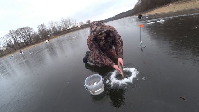 ✅Рыбалка на жерлицы. Можайское водохранилище. Рыбалка с братом со льда. Теплый декабрь 2019г смотреть онлайн