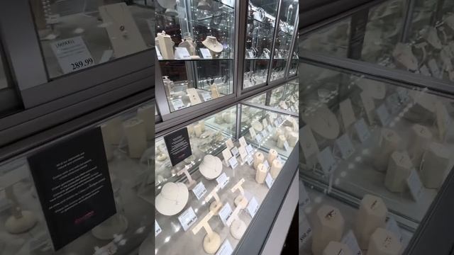 Shopping at Costco смотреть онлайн