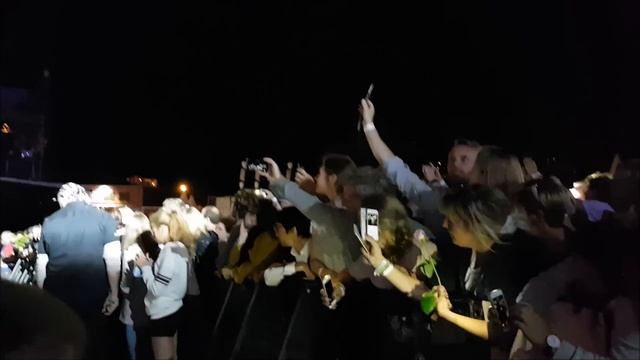 Christine and the Queens - Nuit 17 à 52 - Live Lokerse Feesten 12.08.2016 смотреть онлайн