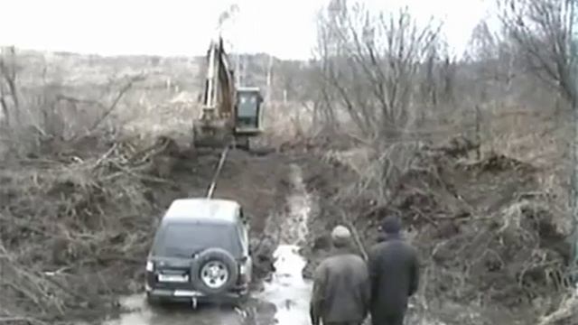 Экскаватор золотарей строит нам дорогу через р.Ик 2008г. смотреть онлайн