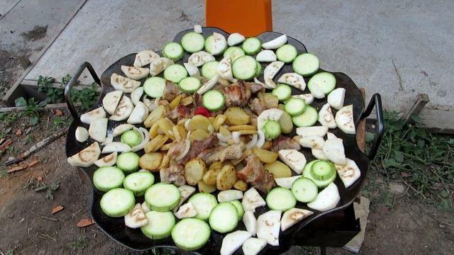 Садж сковорода из диска бороны Дети готовят сами садж на мангале Азербайджанская кухня Садж рецепт смотреть онлайн