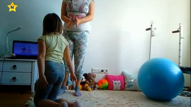 Двойная йога челлендж ! Ника и мама ! смотреть онлайн