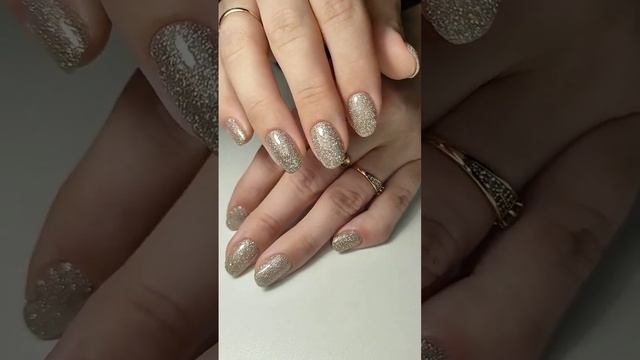 Светоотражающий гель-лак #маникюр #светоотражающийгельлак #мастерманикюра #ногти #тренды смотреть онлайн