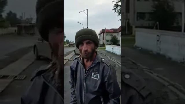 Бородатый поет Виктора Цой смотреть онлайн