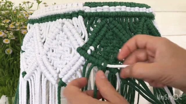 Двухцветный абажур в технике макраме