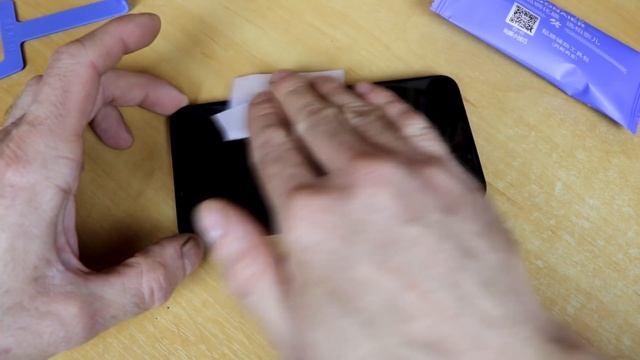 Отличные полностью прозрачные защитные стёкла Bonaier и их поклейка на телефон xiaomi redmi 5 plus. смотреть онлайн