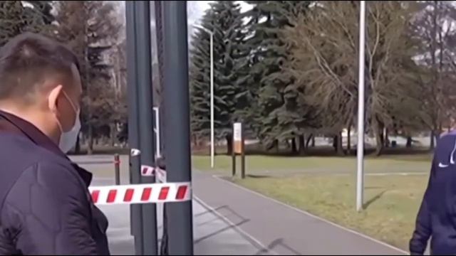 Это клоунада! Тьфу! смотреть онлайн