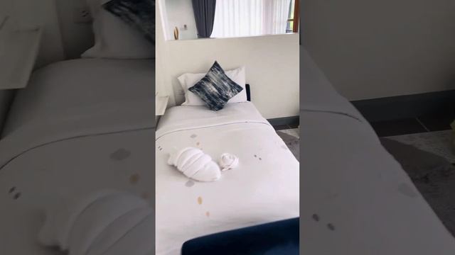 Домик в отеле с видом на горы смотреть онлайн
